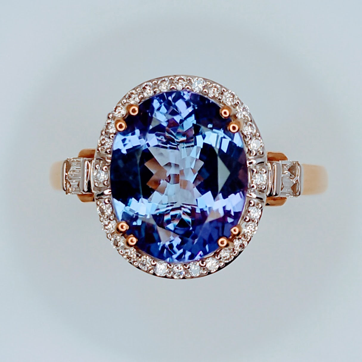 Tanzanite & Diamond 18k Gold Ring