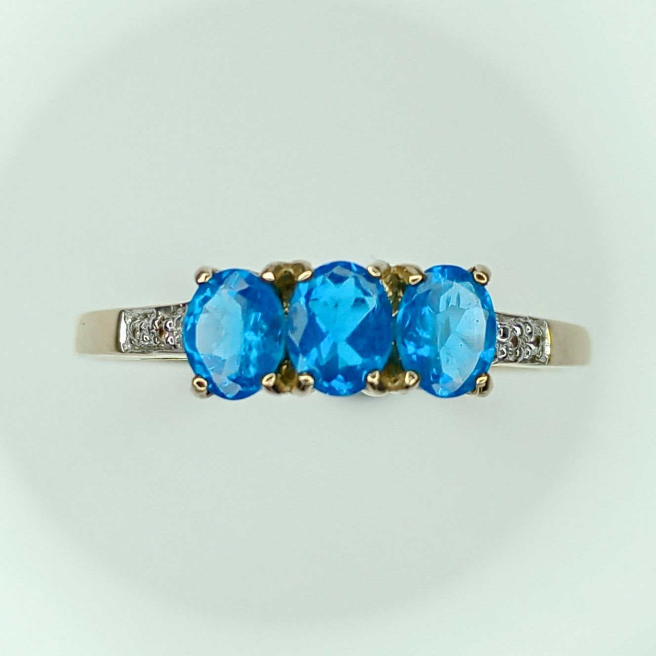 Neon Blue Apatite 9k Gold Ring
